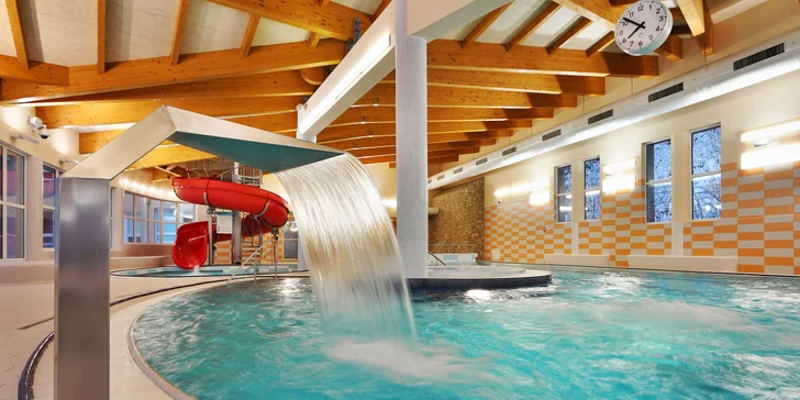 Příjemný relax si užijete i v rehabilitačním bazénku s teplotou 32 °C.