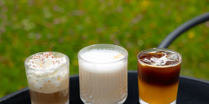Čaká vás výber z piatich letných kávových variácií: affogato, espresso tonic, espresso orange, španielske latte či freddo cappuccino. 