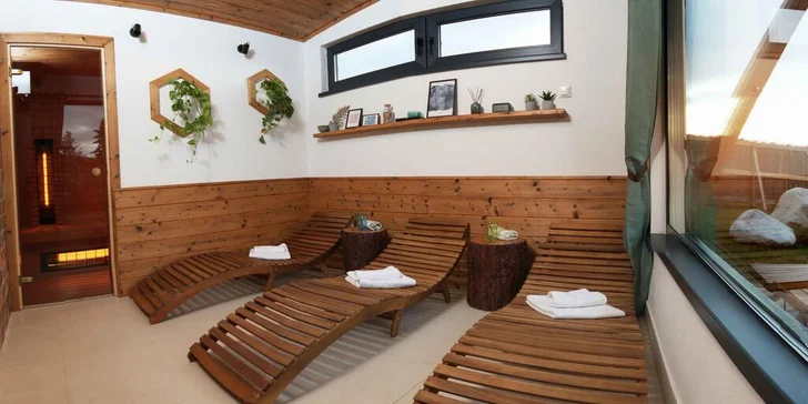 Tešiť sa môžete na vírivku, tepidárium, ochladzovaciu kaďu, relaxačnú miestnosť a saunový svet (fínska a infračervená sauna).
