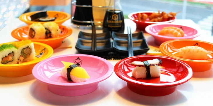Running sushi je zdravé jídlo i potěšení v jednom: všichni si přece rádi vybíráme...