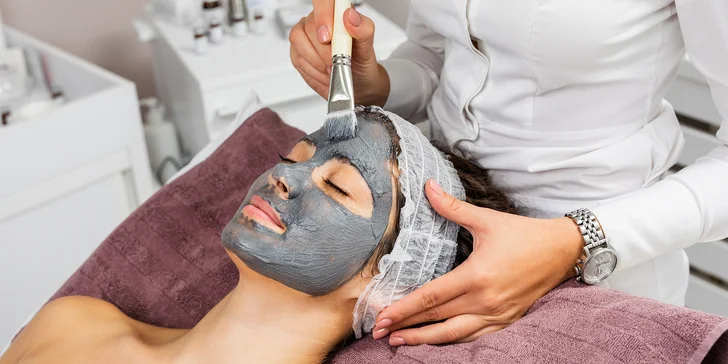 Kromě mezoterapie se můžete těšit i na úvodní rituál s mořskou mlhou a masáží ramen, masku a také relaxační masáž rukou.