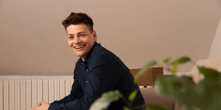 Masáží vás provede milý lektor Jan Šel s 16 lety praxe.