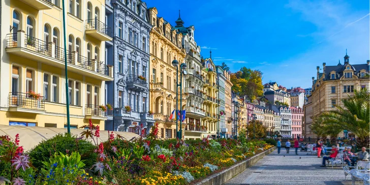 Užite si vo dvojici 3 alebo 4 pokojné dni v malebných Daloviciach, mestečku ležiacom 3 km od Karlových Varov, kde vás pri zámockom parku privíta novootvorený Parkhotel Carlsbad Inn **** s privátnym spa.