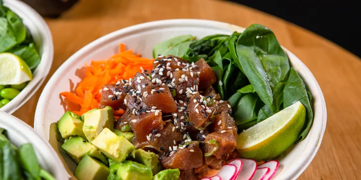 Tuniakové Poké + wakame šalát + bezodný nápoj