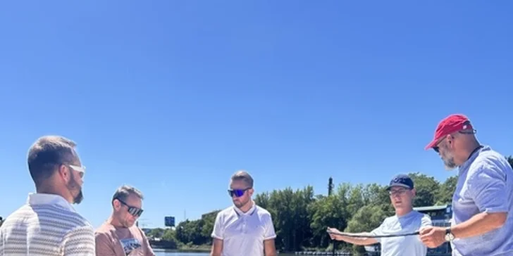Naučíte se na něm teorii i praktické dovednosti potřebné k tomu, abyste mohli samostatně vyplout. 