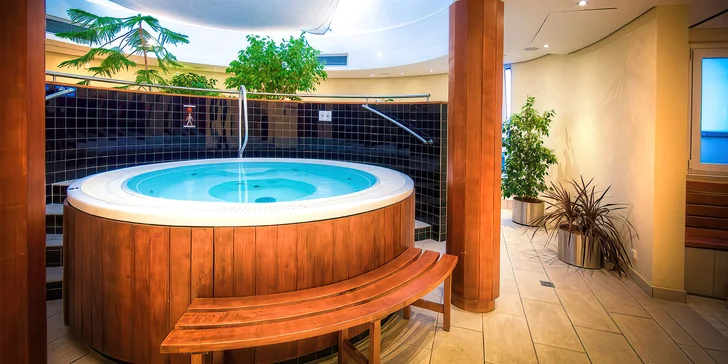 Když si budete chtít zalenošit a zarelaxovat, navštivte hotelové spa a wellness (za příplatek).