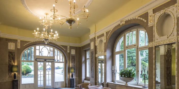 V restauraci Johann Strauss si vychutnáte snídani i večeři. K dispozici vám bude také obědový snack.