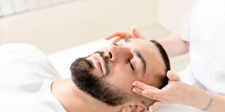 V ponuke nájdete aj relaxačnú masáž s olejom s príjemnou pánskou vôňou 