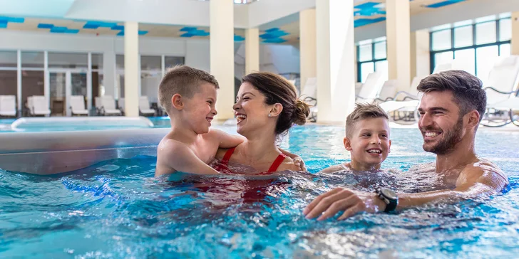 Dvojhodinový vstup do aquaparku Delňa: bazény aj wellness