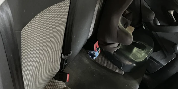  Druhá varianta, péče o kůži, je určena pro kožené interiéry.