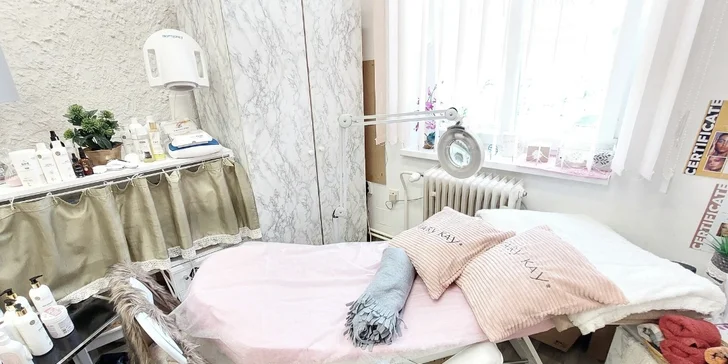 Vyzkoušejte kolagenové nitě s kosmeceutikou a třemi kosmetickými přístroji.
