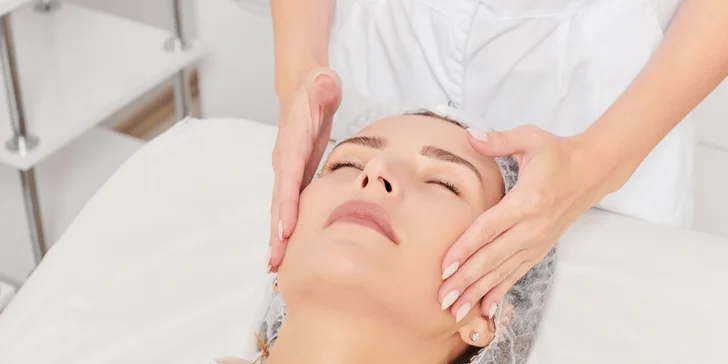 V ponuke nájdete relaxačnú glow masáž, ktorá vašu pleť rozjasní.
