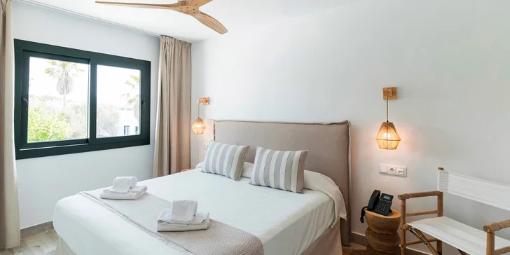 Transfer vás z letiště zaveze do 3*+ hotelu Beach Club Menorca.