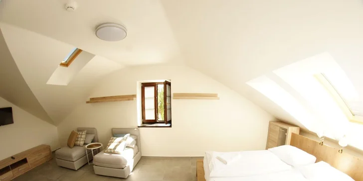 V apartmánu je klimatizace, TV a také se tady připojíte na Wi-Fi.