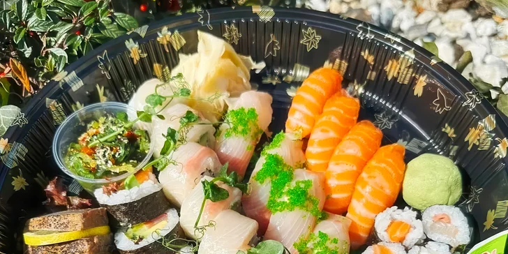 Na jídelním lístku nechybí sushi sety ani bowls s rýží a nudlemi.