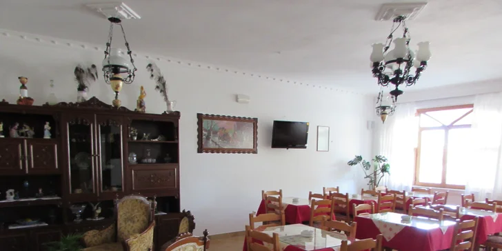 V hotelu na vás čeká snídaně podávaná formou bufetu, která se zaměřuje na čerstvost a poctivé suroviny.