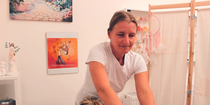Těšit se můžete také na příjemnou lázeň nohou a následný bylinný peeling.