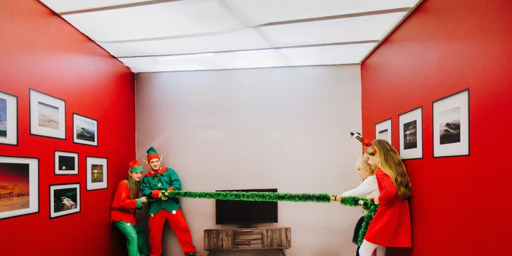 Své věci (např. kabáty) si schováte do uzamykatelných skříněk, ať si expozici projdete v pohodlí. 