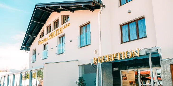 O jedinečnú atmosféru s gastro zážitkami, oddychom a komfortným ubytovaním v rustikálnych izbách sa postará Penzión Relish. 