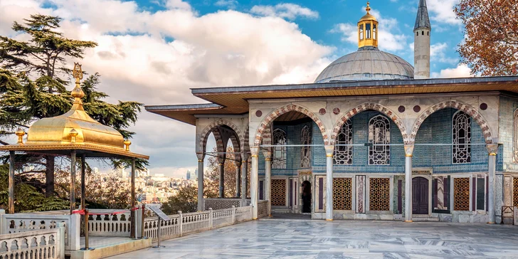 Strávíte tu 3 kouzelné noci (na fotce palác Topkapi). 