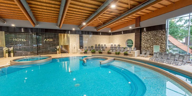 Vstupte do nově zrekonstruovaného světa wellness s vodní plochou 1 000 m² a nechte se skutečně rozmazlovat!