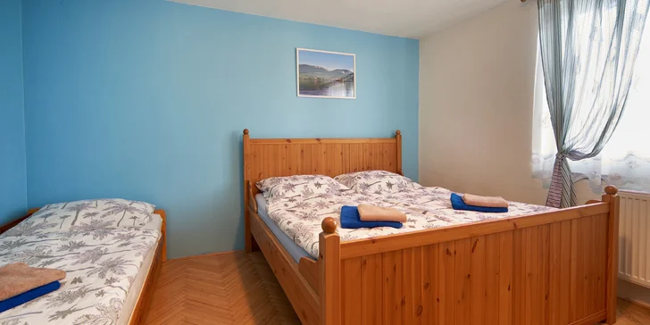 Parkovat můžete přímo u hotelu zdarma. 