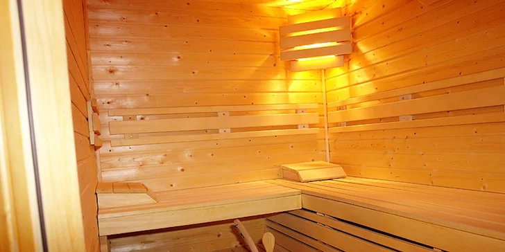 V ceně některých pobytů máte také relax ve wellness zóně s vířivkou a saunami. 