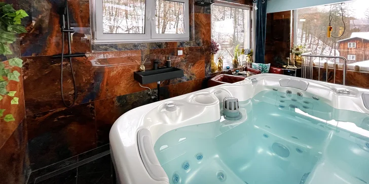 Ve wellness je moderní vířivka s 50 tryskami. Dopřejte si důkladnou masáž.