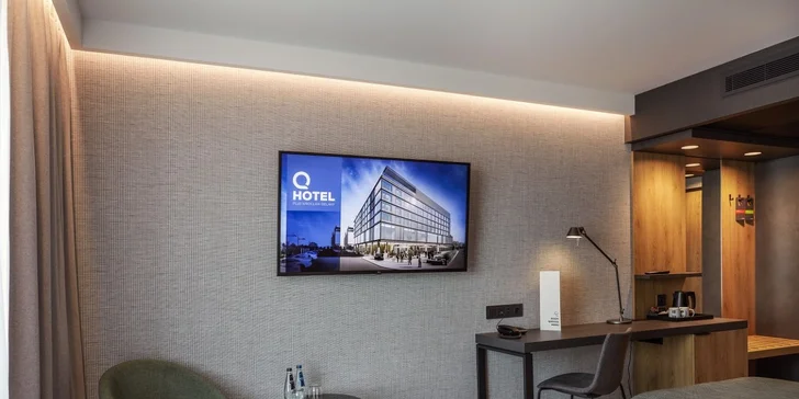 K dispozícii je v ňom pohodlná manželská posteľ, klimatizácia, set na prípravu kávy a čaju, televízia a Wi-Fi.