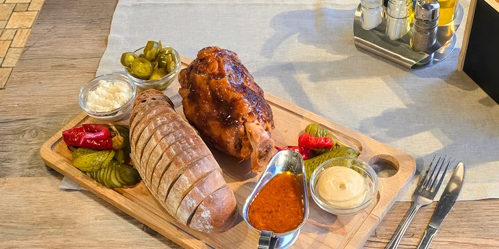 A že to bude porce! Koleno má cca 850 g. 