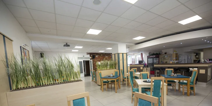 Restaurace se specializuje na tradiční českou kuchyni.