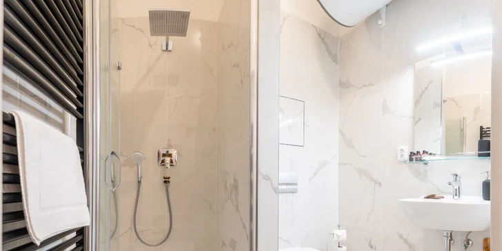 Koupelna je osazena luxusní sanitou značky Villeroy & Boch.