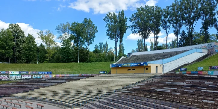 Dôležitým lákadlom je aj jedinečná atmosféra amfiteátra.