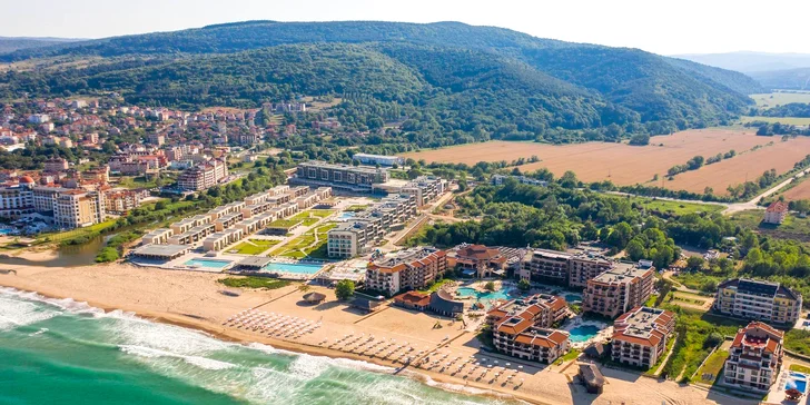 Hotel najdete přímo u soukromé písčité pláže. 