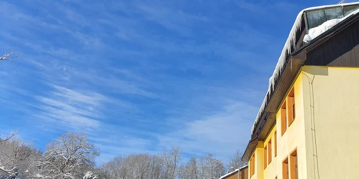 V zime si so sebou nezabudnite pribaliť lyže.