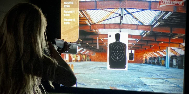 30 nebo 60 minut na laserovém střeleckém simulátoru až pro 6 hráčů