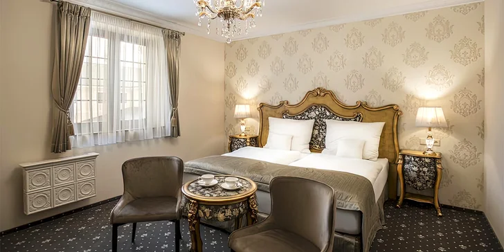 Zabývate sa v romantickej dvojlôžkovej izbe alebo apartmáne.