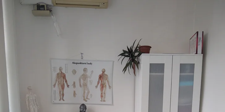 Podle potřeby může masér použít baňky i masážní techniku Quasha (také Guasha, guā shā, kváša). 