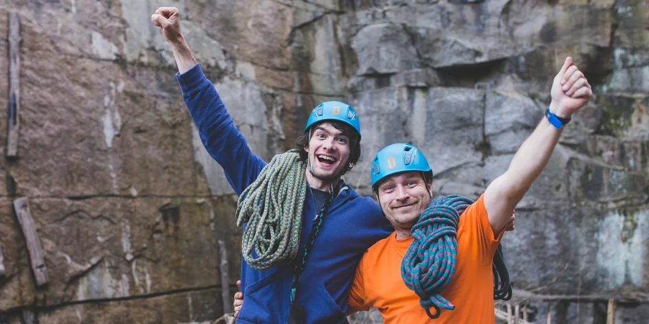 Ferrata, marocká večeře, noc na skále. Vyzkoušeli jsme život horolezce!