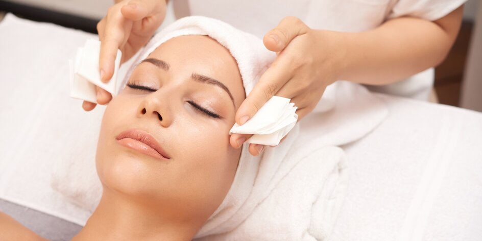 Kosmetické ošetření s enzymatickým peelingem i masáž