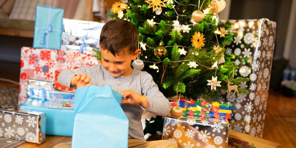 Jakými dárky zabodujete u miminek i předškoláků?