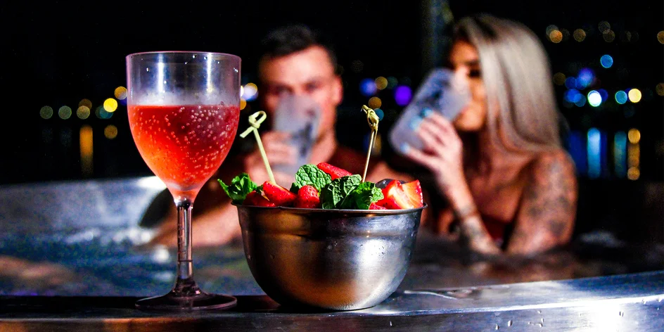 Privátní vířivka a sauna na břehu Vltavy: 1-2 hod.