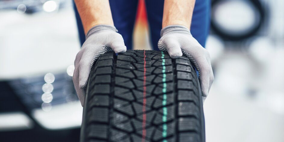 Přezutí pneumatik i výměna brzdové kapaliny