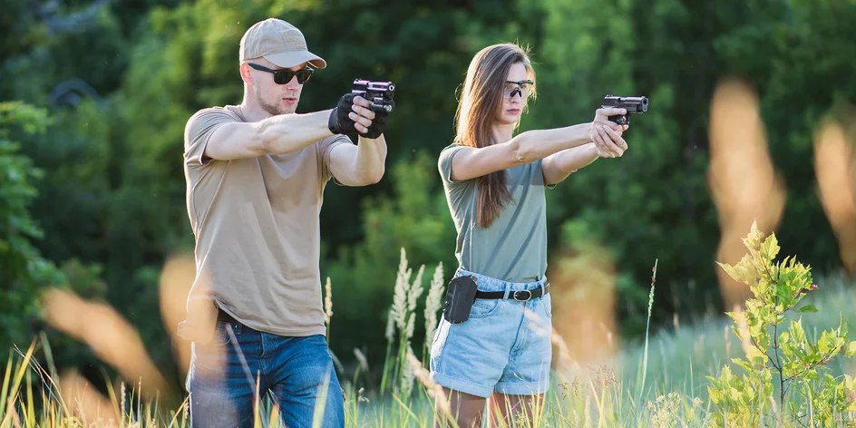 Střelecké balíčky pro 2 osoby: až 21 zbraní a 121 nábojů