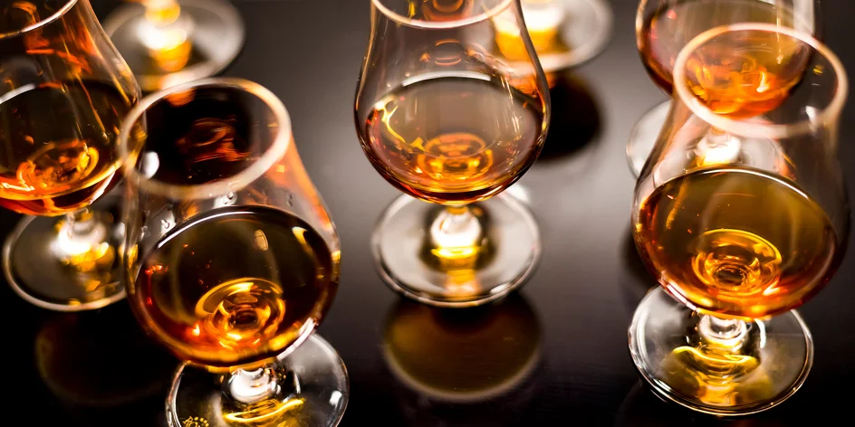 Sommeliér radí: Jak si vychutnat rum a které koktejly z rumu připravit?