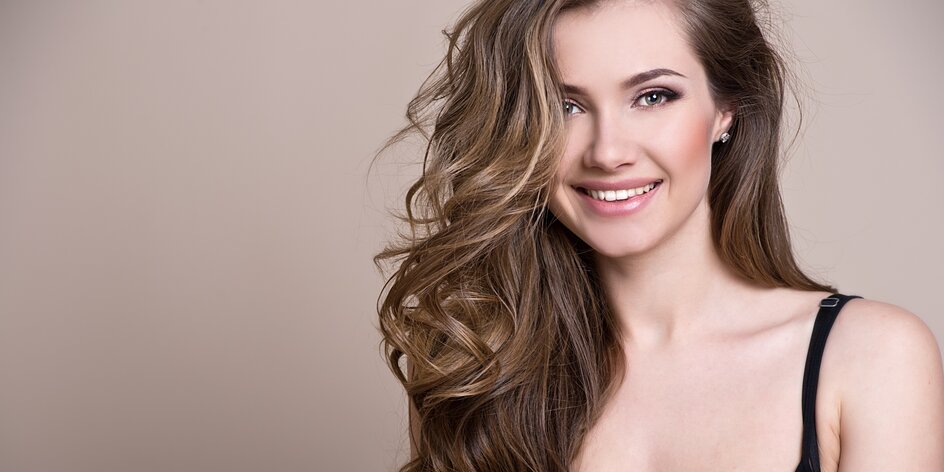 Melírování i úprava střihu pro všechny délky vlasů