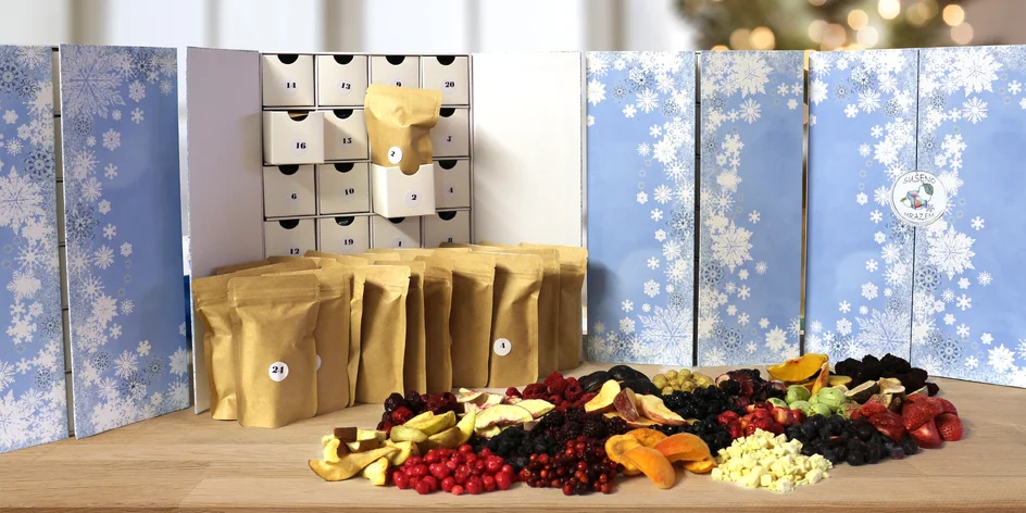 Adventní kalendář plný mrazem sušeného ovoce