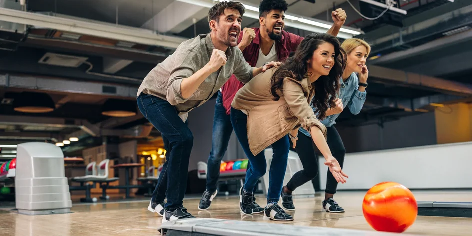 Hodina bowlingu až pro 6 hráčů v čase 13:00–24:00