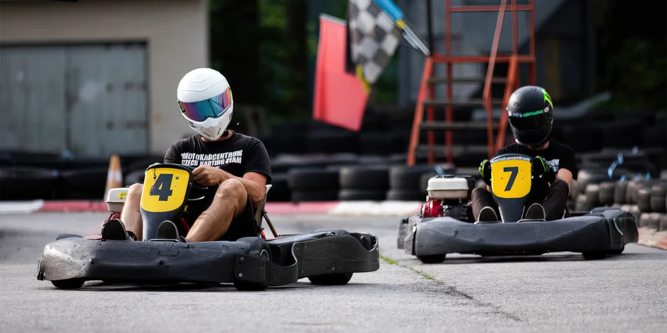 Jízdy v nadupaných motokárách pro děti i dospělé