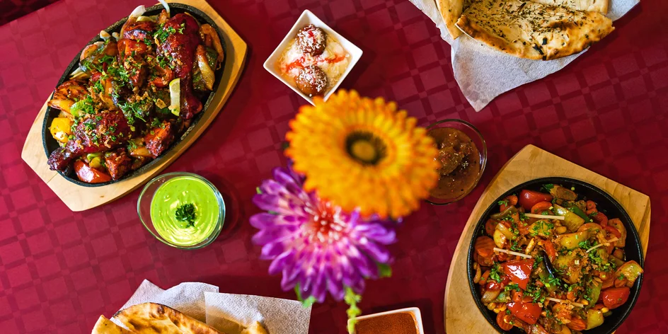 Tandoori mix pro 2 osoby: kuře, naan, rýže i dezert